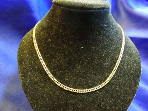 Beautiful solid 9ct Gold double link curb chain 48cm in length